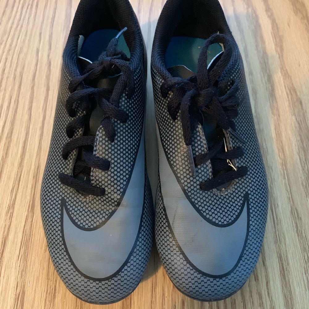 Nike Youth boys Soccer Cleats